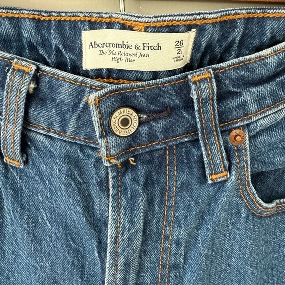 Abercrombie & Fitch High Rise 90s Relaxed Jeans - Picture 6 of 7